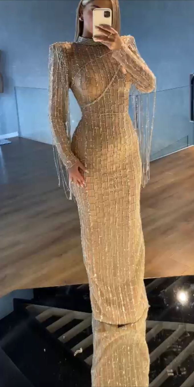DIAMOND FITTED TASSEL GOWN DIAMOND FITTED TASSEL GOWN
