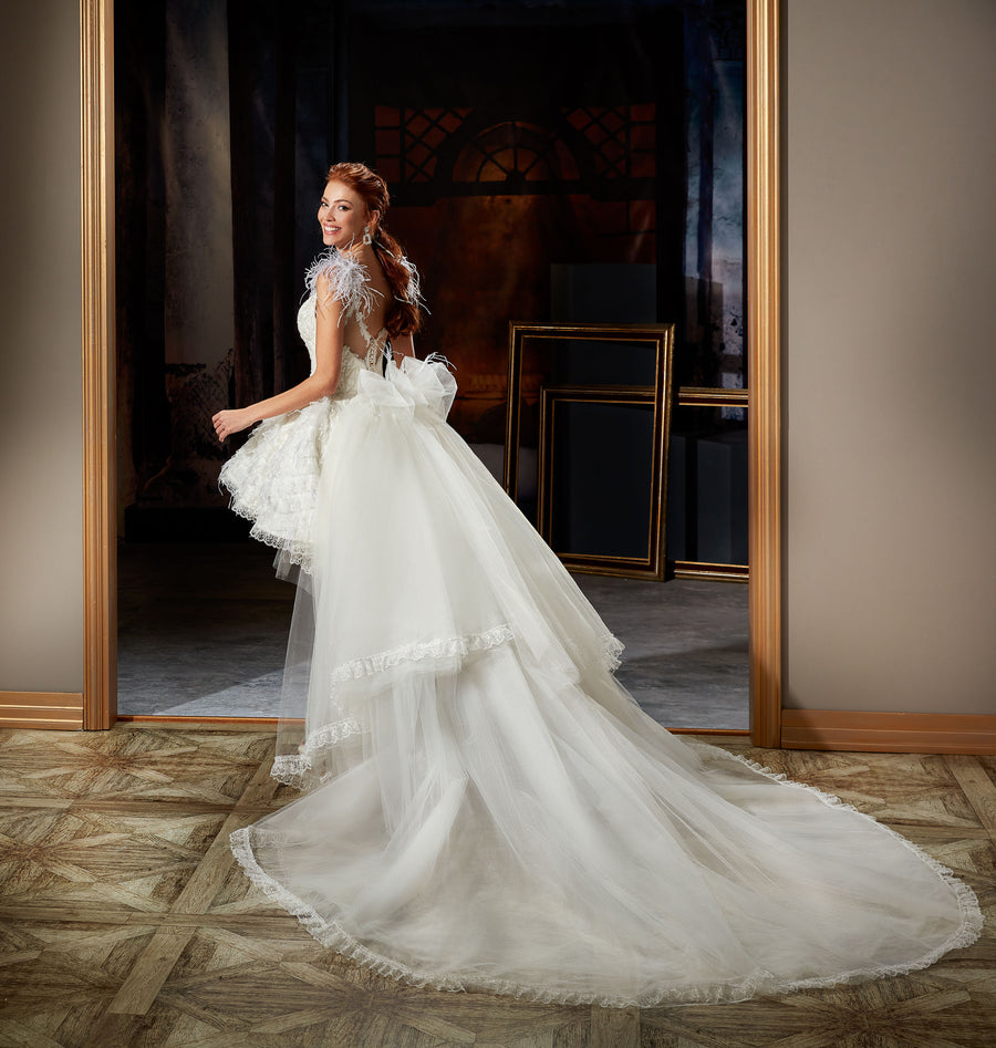 SHORT BRIDAL DRESS WITH TULLE TRAIN